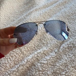 Light blue/purple Ray Bans